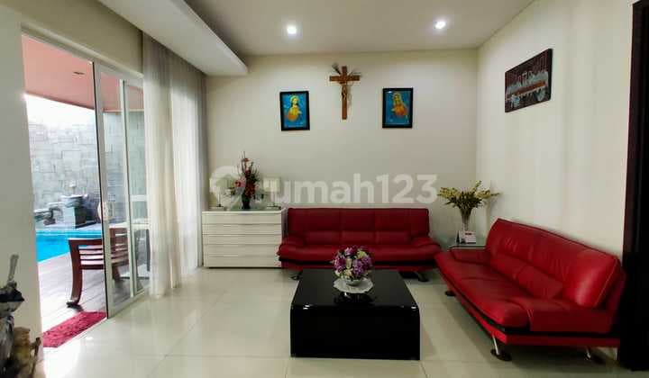 Dijual Rumah Graha Family Golf View Lengkap Dengan Pool
