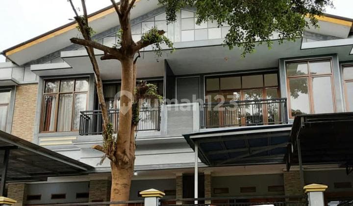 Disewakan rumah 2 lantai