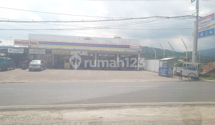 Tanah plus bangunan Indomaret