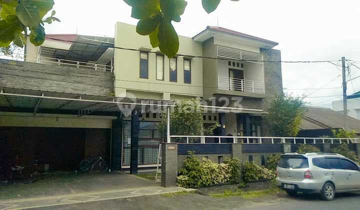 TWO-STORY HOUSE SUITABLE FOR OFFICE