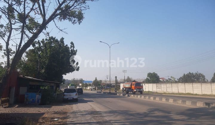 Gudang di sewakan bay bas