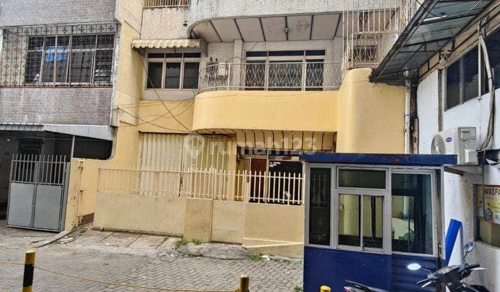 RUMAH MEWAH DI RADEN INTAN