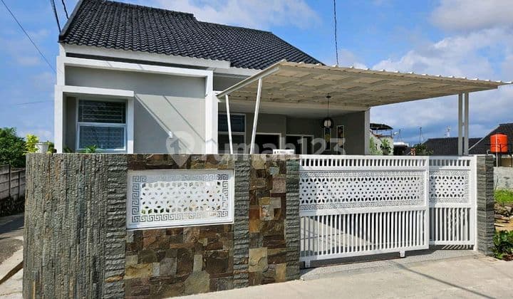 Charming House Nice House Certificate of Ownership - SHM