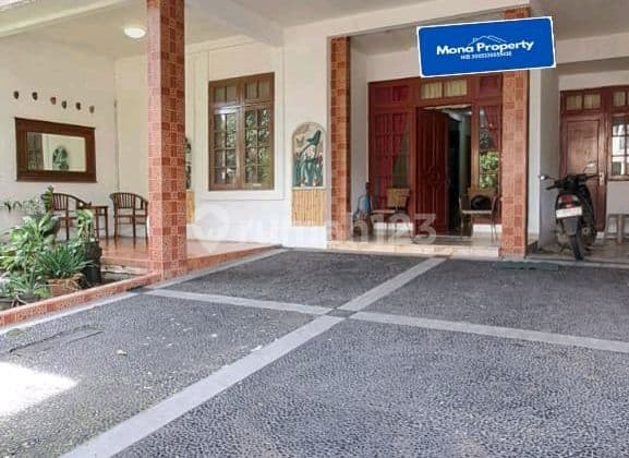 Dijual Rumah Mewah Full Renovasi Lantai Marmer dan Bangunan Kokoh.di Kota Wisata