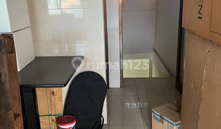 Shop house on Ciputat Raya Street, Pondok Pinang, Kebayoran Lama. Good.