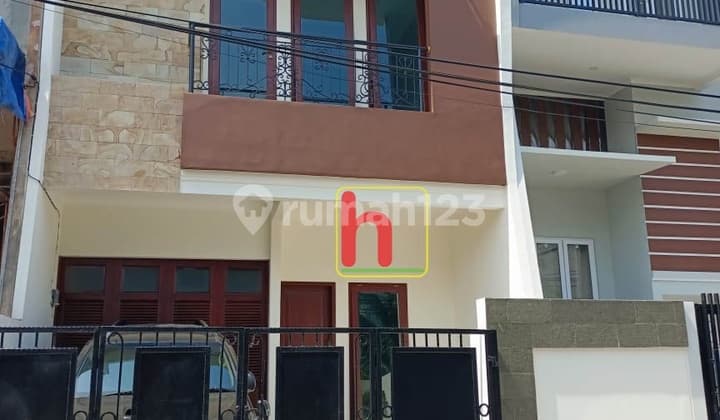 Rumah Kedoya Bebas Banjir, 2 Lt, Bagus, Jalan Lebar, Lokasi Strategis