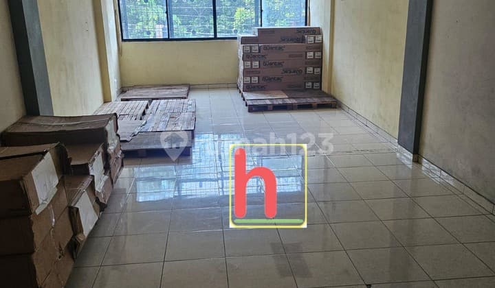 Ruko Gandeng Jalan Latumenten