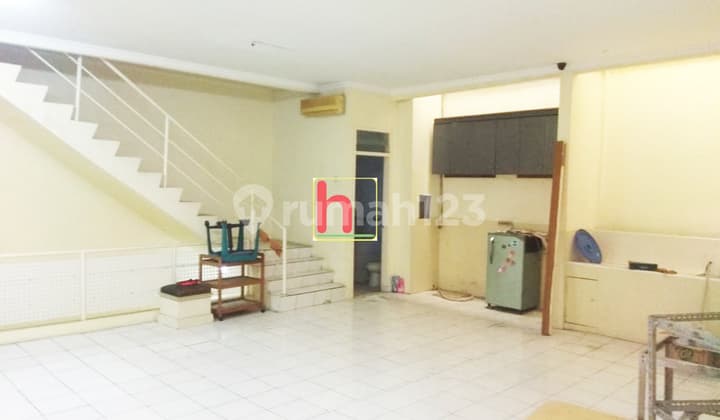 Row House in Puri Delta Mas, 3-Unit Row House