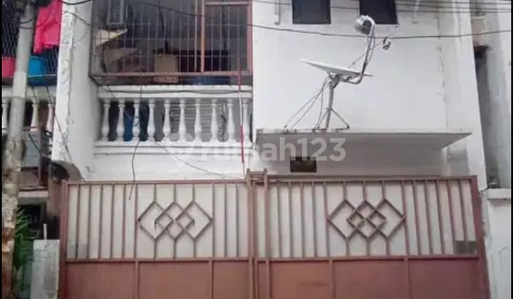 Rumah Dua Lantai Lokasi Strategis Harga Manis di Pademangan Timur