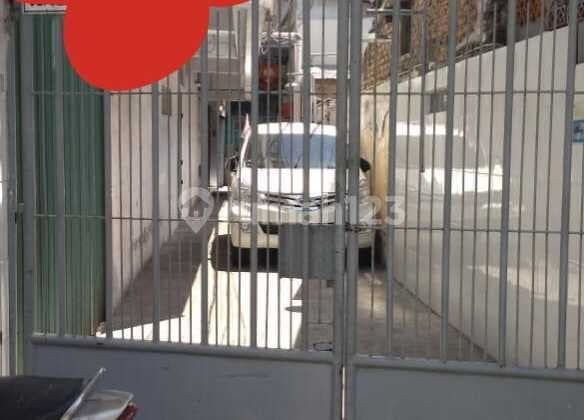 Rumah Tiga Lantai Di Daerah Jelambar Jakarta Barat