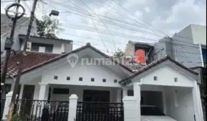 Rumah Asri Dalam Komplek Harga Berseri di Jakarta Barat
