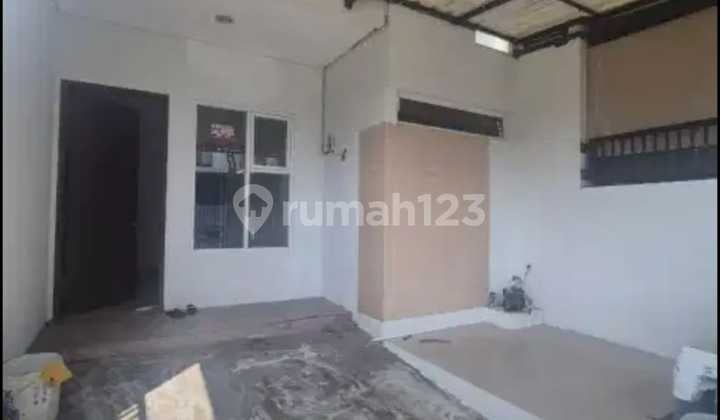 Rumah Dua Lantai Dekat Bandara Soekarno Hatta