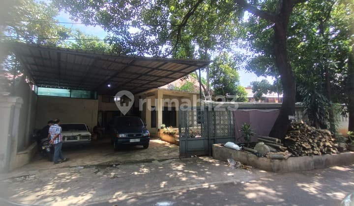 Hanya Hitung Tanah Saja Rumah di Jl Surabaya Menteng