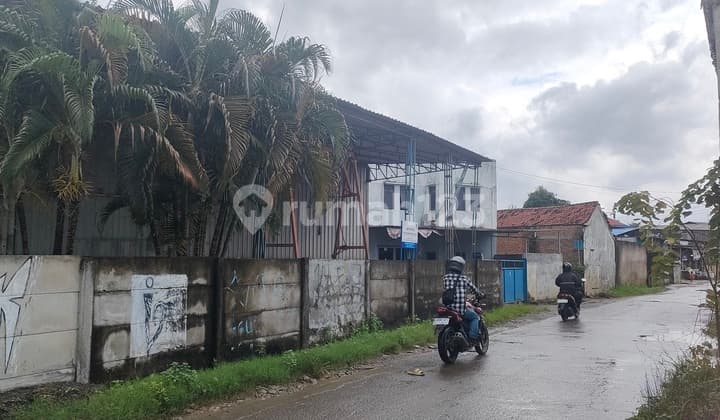 Dijual Murah Gudang Di Cikarang Luas 1025 Meter Bangunan 345 Meter Lokasi Dipinggir Jalan Tidak Jauh Dari Kawasan Jababeka
