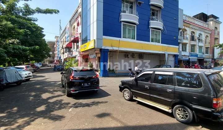 Dijual Ruko Gandeng 5 Lantai di Buaran Posisi Hook
