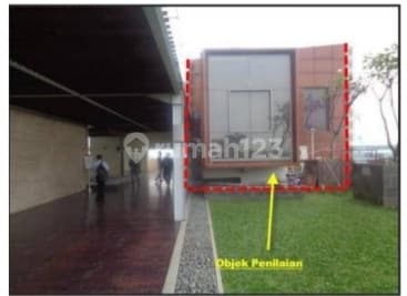 Only One Unit Apartment In Front Of The Swimming Pool At The Mansion At Kemang