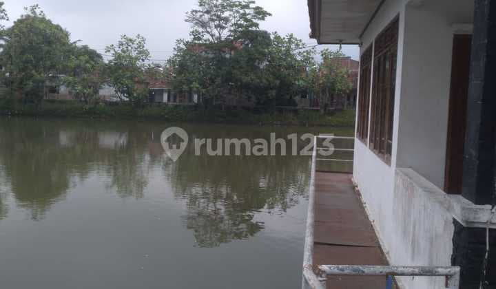 Villa Building and Pool for Sale in Cisaan, Kadungora, Garut