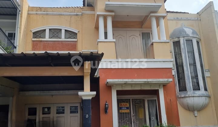 Semi-furnished house.170 M2 Near Commercial Shops.