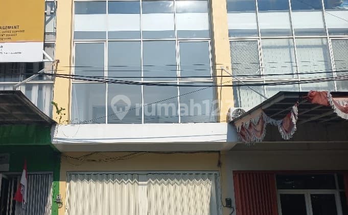 RUKO 3 LANTAI DEKAT SEMOLOWARU SIAP PAKAI FREE PPN DAN BPHTB