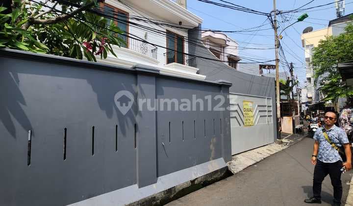 Rumah Bgs Murah Bgt 2Lt di Jl Badila 2, Tangki, Taman Sari,Jakbar