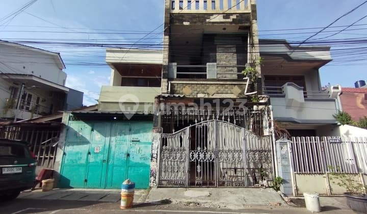 Rumah Murah 2Lt di Jl Moh Saleh 1,Kramat,Senen,Jakpus