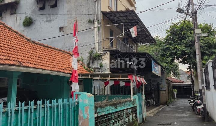 Ruko Murah 3Lt di Jl Gang Baru 3, Kebayoran Lama Utara,Kebayoran Lama