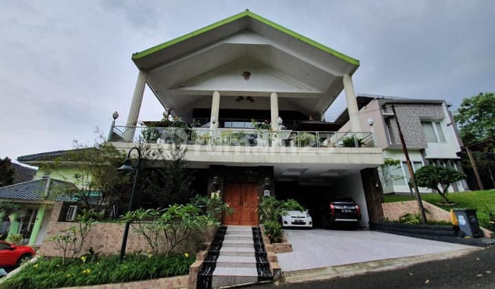 Dijual Rumah 3 Lantai di Bgh Ruang Lantai 3 bisa Buat Acara Dgn Kapasitas 100 Org