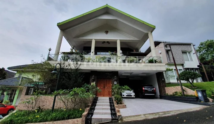 Dijual Rumah 3 Lantai di Bgh Ruang Lantai 3 bisa Buat Acara Dgn Kapasitas 100 Org