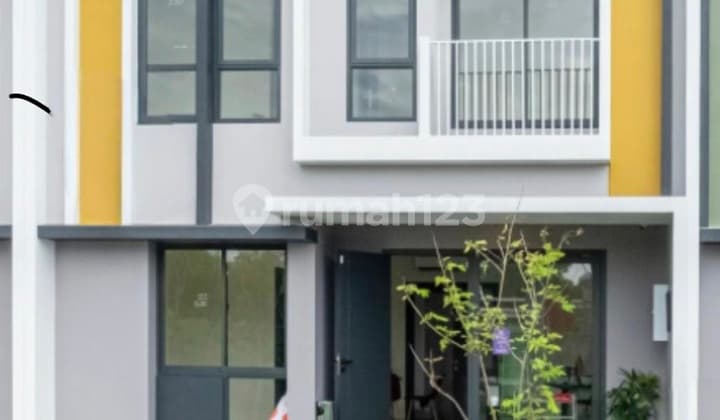 Rumah Semi Furnished Dekat Symphonia Lake, di Baroni