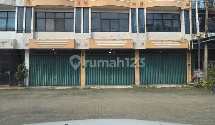 3-Story Joint Shophouse Fully Vacant, Can Rent 2 Joint Units at Pondok Cabe Mutiara