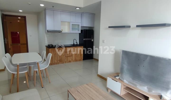 Dijual Murah 3 Bedroom Furnished Lantai Paling Atas View Pool & City, Di M Town Signature