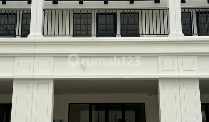 Ruko Baru Double Facade 3 Lantai Hadap Jalan Raya ke Resto Konnichiwa