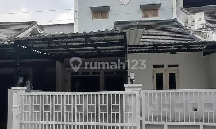 Dijual Cepat Rumah Furnished 1.5 Lantai Siap Huni Lingkungan Islami