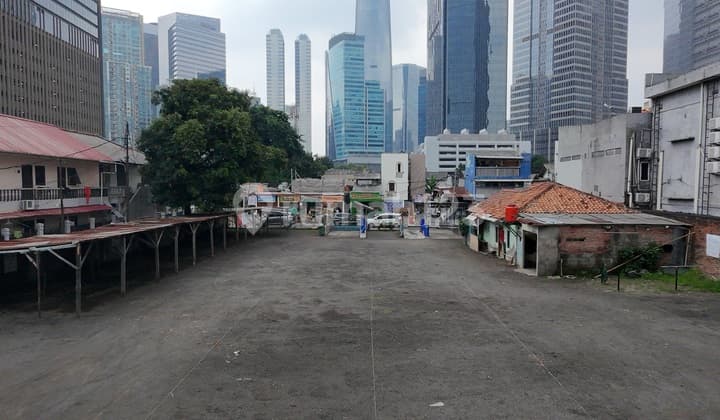 Land for Rent in the City Center Next to the Main Road