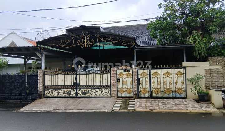 Rumah Dalam Komplek Di Duren Sawit Jakarta