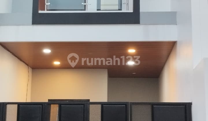 Rumah Baru Akses Langsung ke Jalan Raya di Kemayoran Jakarta Pusat