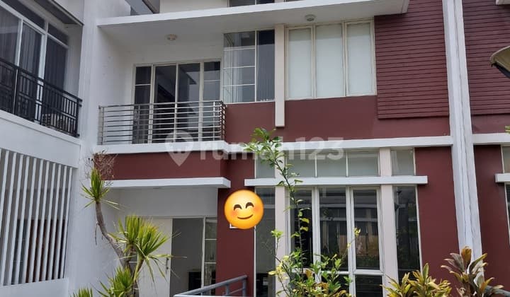 Cheap Rent: Crown Pik 3-Story House Semi Furnished Metric