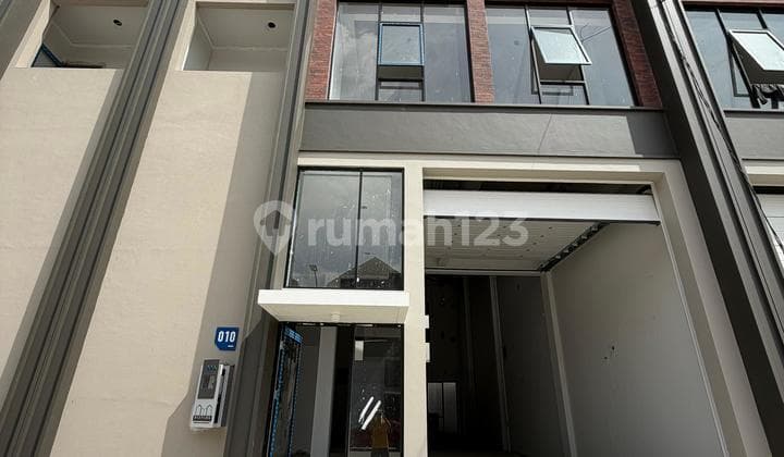 Cash / KPR - Gudang Bizpark Pik2 Multiguna 9X30 (2 Lantai)