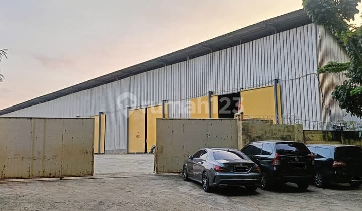 28 Warehouses Various Sizes 40" Access Strategic Position in Jelambar, West Jakarta