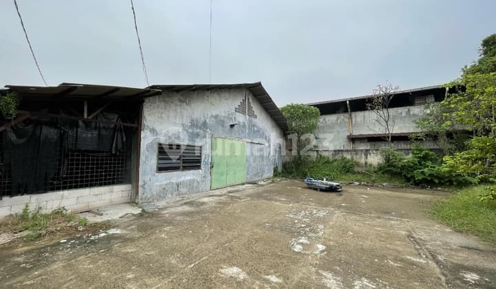 Selling Cheap Land and Building 2500 Sq M Suitable for Warehouse in Prepedan Kalideres