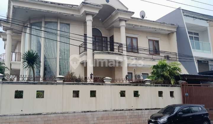 Jarang Ada Rumah Mewah Posisi Hoek 2 Lantai Siap Huni Bebas Banjir di Citra 1
