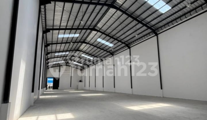 Brand New 1-Storey Warehouse, Land Area 1300 M in Laksana Pakuhaji Tangerang