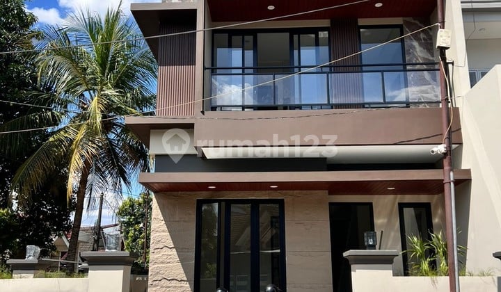 Dijual Rumah 2 Lantai brand new Modern Hook Semi Furnish siap huni di Villa Melati Mas - Viviefb