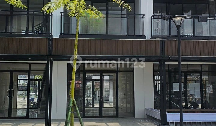 Dijual Ruko Hampton Avenue 3 Lantai Siap Pakai Lokasi Strategis Gading Serpong. Ylefb