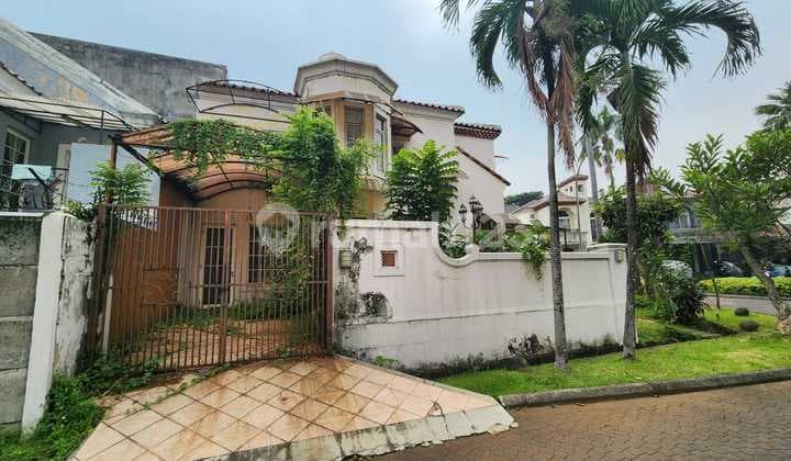 For Sale: 2-Story Hook House in Taman Spain, North Lippo, Karawaci - Byn.