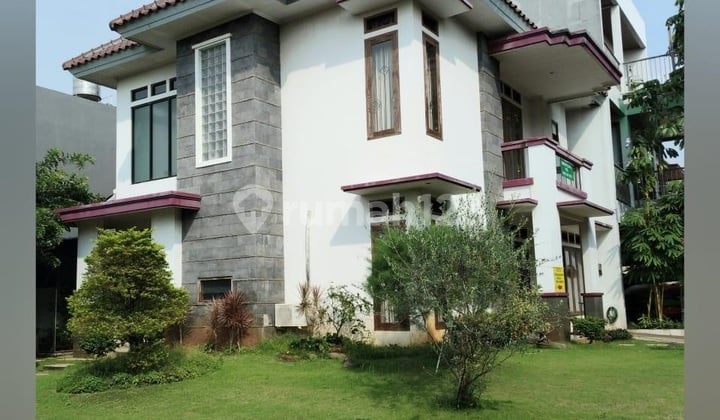 Rumah 2 Lantai Bagus di Legenda Wisata Cibubur LT 246 LB 190 Nego