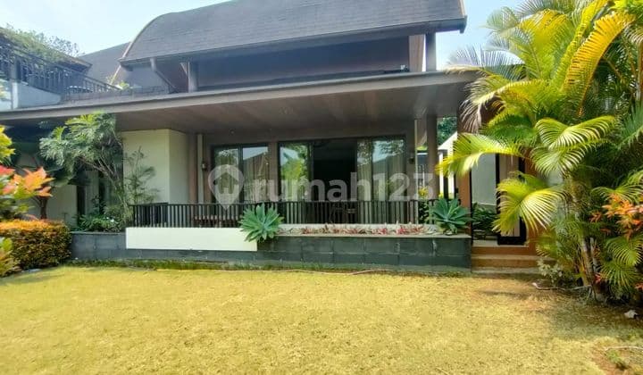 Vimala Hills Villa & Resort - Di Depan Villa ada Taman Bermain dan Fasum