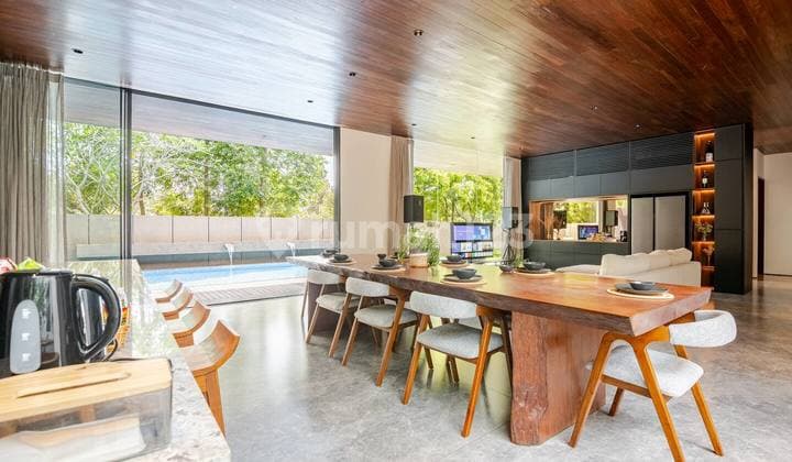 For Sale Villa in Vimala Hills - 5 Bedrooms, Buy a Villa with a 5-Star Hotel Feel