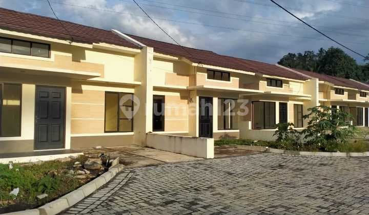 Grand Meridian House Ready Stock Strategic Location on Manado Ring Road