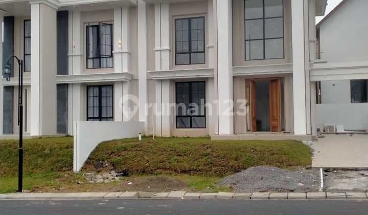 Type Coastal 2-story Luxury House on the main road of The Pacific Bay